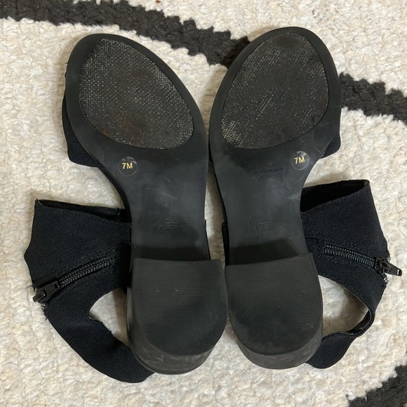 Black Zip Sandals Low Heel Alex Marie - Picture 7 of 9